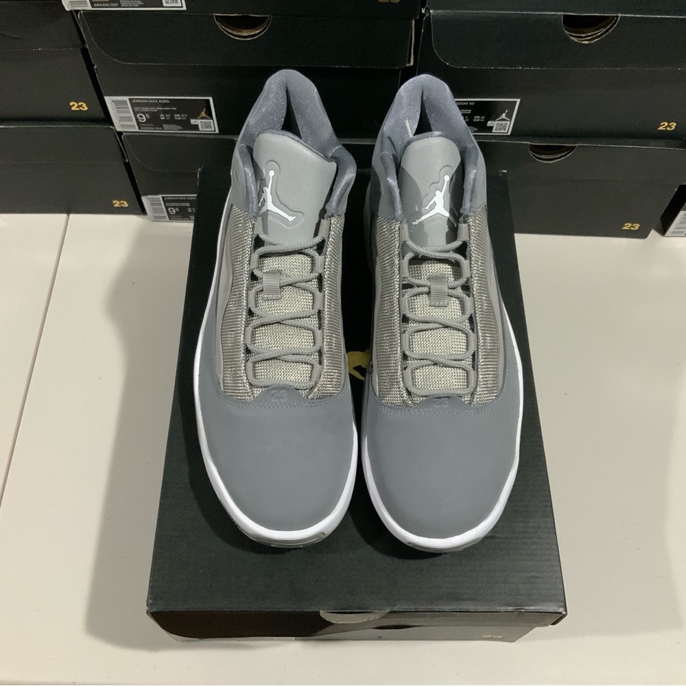Air Jordan Max Aura 2 CK6636-012 Sneakers Men's US 13 Gray White Mid Top PAW272
